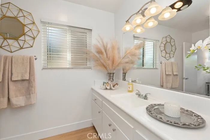 Upstairs Bathroom - Jack/Jill