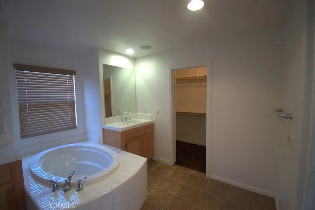 4832 Summerbreeze Court, Palmdale, California 93552 home-pic-18