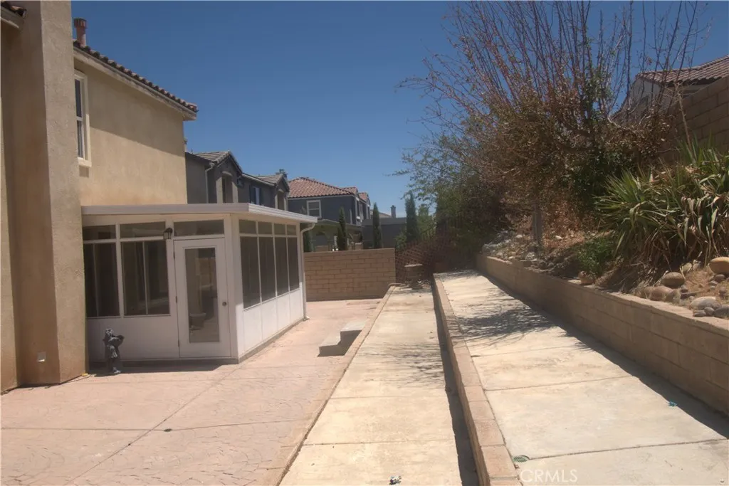4832 Summerbreeze Court, Palmdale, California 93552 home-pic-11