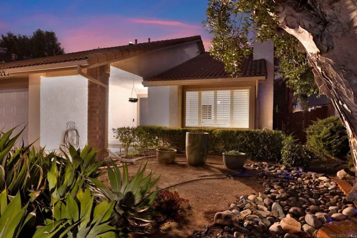 7222 Canyon Hill Way, San Diego, California 92126