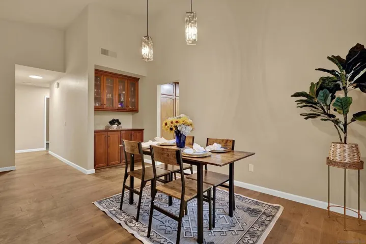 7222 Canyon Hill Way, San Diego, California 92126