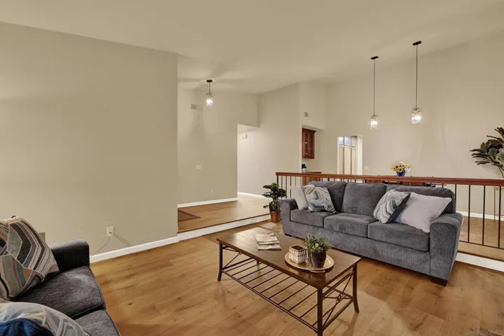 7222 Canyon Hill Way, San Diego, California 92126