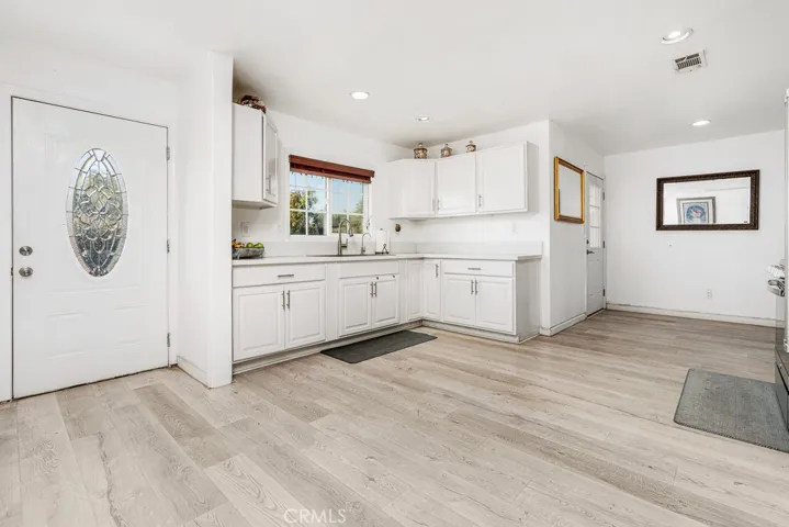 181 S Lyon Avenue, San Jacinto, California 92582