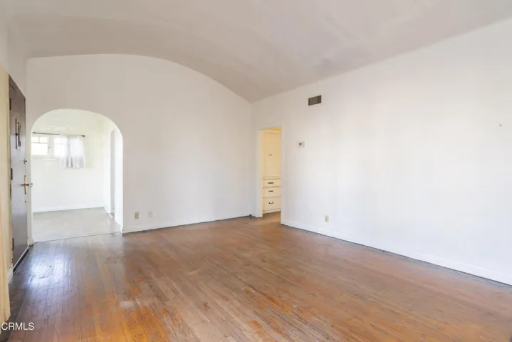 0 3f living area