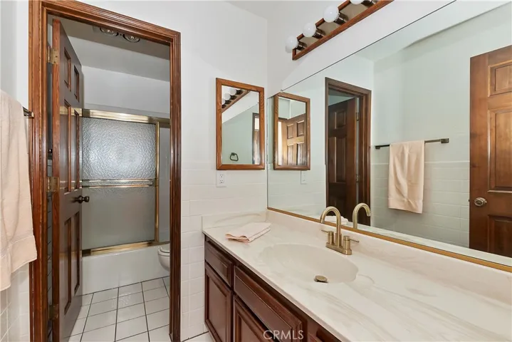 27721 Peninsula Dr. #214, Lake Arrowhead, California 92352
