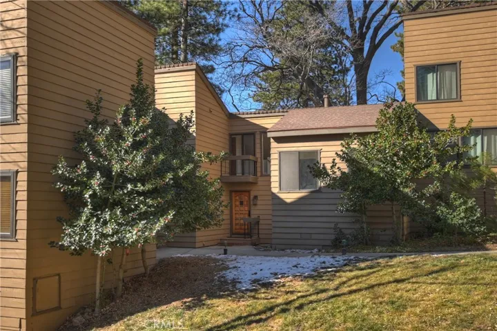 27721 Peninsula Dr. #214, Lake Arrowhead, California 92352
