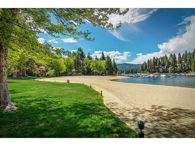 27721 Peninsula Dr. #214, Lake Arrowhead, California 92352