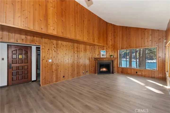 27721 Peninsula Dr. #214, Lake Arrowhead, California 92352