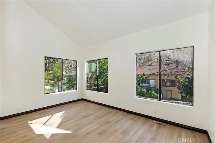 27721 Peninsula Dr. #214, Lake Arrowhead, California 92352