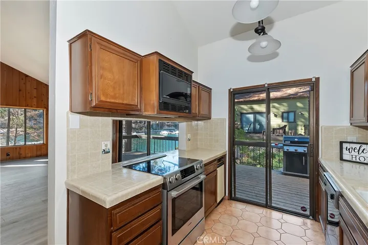 27721 Peninsula Dr. #214, Lake Arrowhead, California 92352