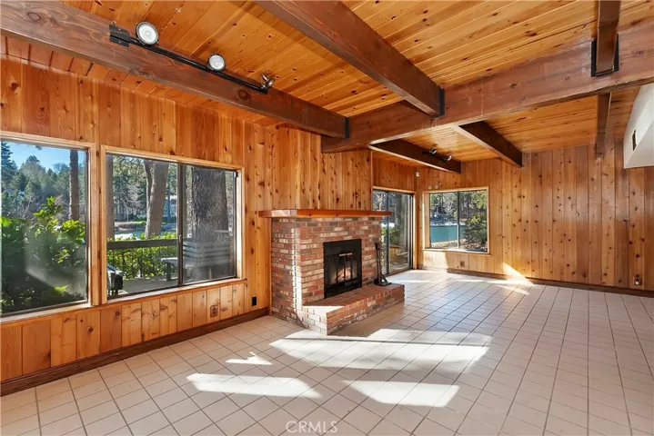 27721 Peninsula Dr. #214, Lake Arrowhead, California 92352