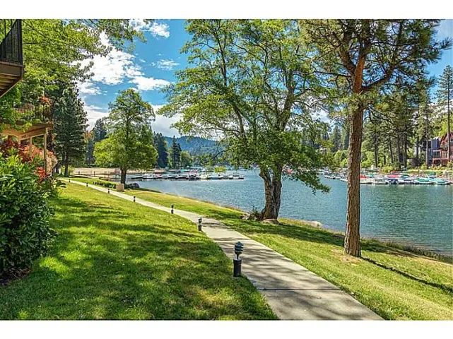 27721 Peninsula Dr. #214, Lake Arrowhead, California 92352