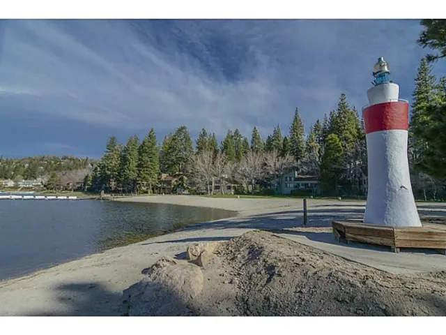 27721 Peninsula Dr. #214, Lake Arrowhead, California 92352