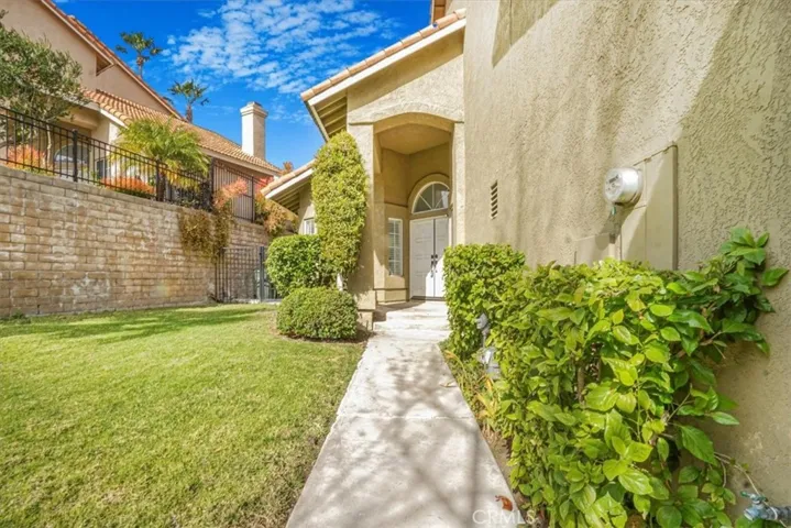 6011 E Queens Drive, Anaheim Hills, California 92807