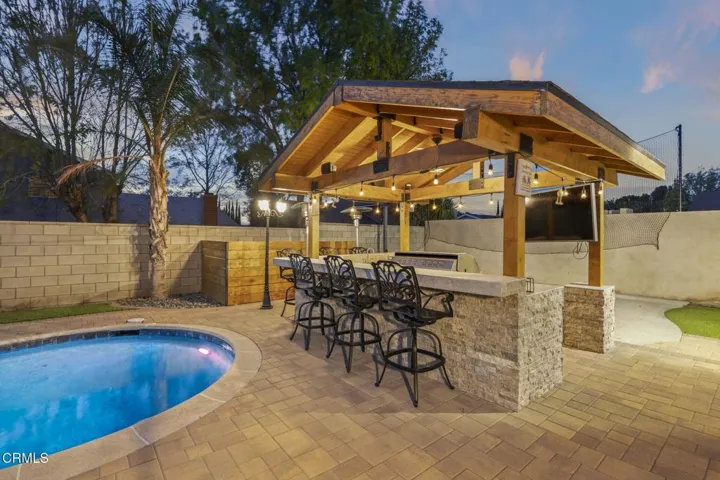 Outdoor Bar and BBQ