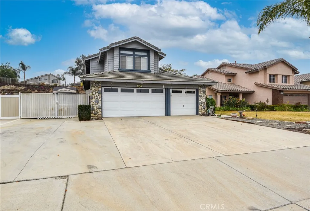 13057 Fescue Court, Corona, California 92883 home-pic-22
