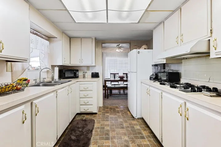 1895 W Devonshire Avenue 106, Hemet, California 92545