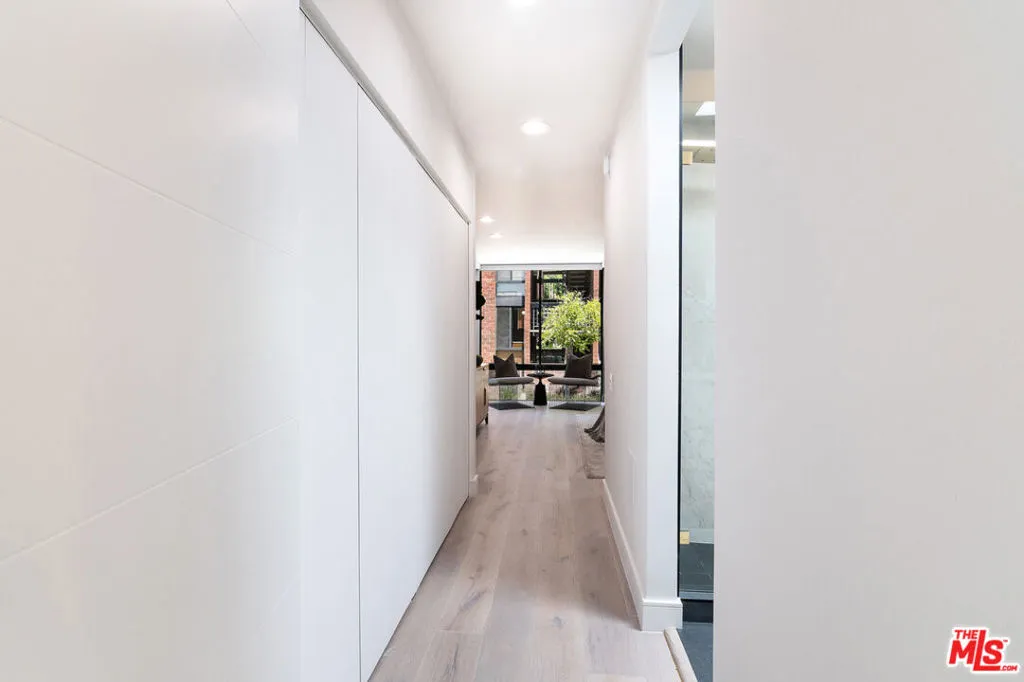 1033 Carol Drive T13, West Hollywood, California 90069 home-pic-33