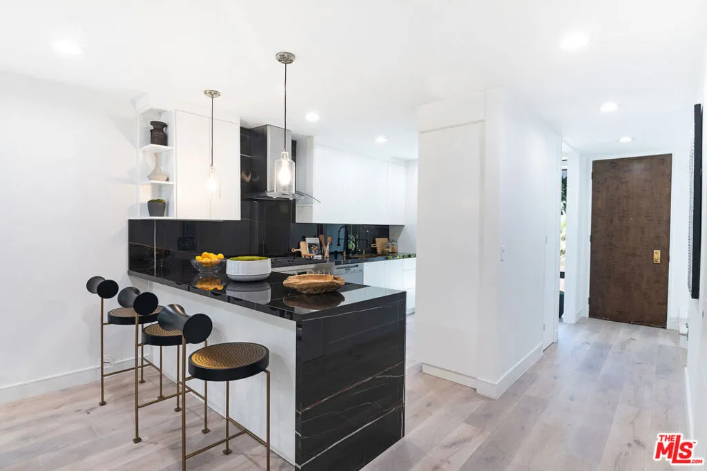 1033 Carol Drive T13, West Hollywood, California 90069 home-pic-25