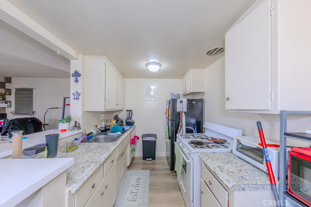 902 S Fann Street, Anaheim, California 92804 home-pic-11