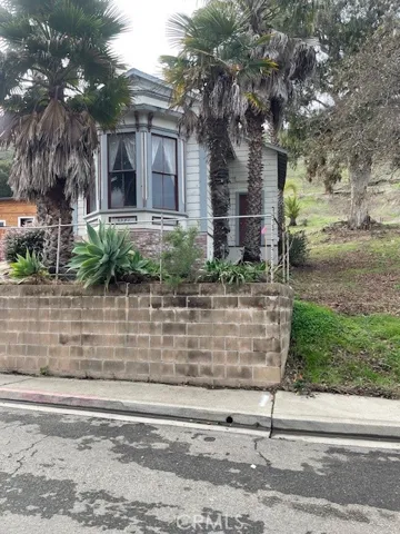 3271 Rockview, San Luis Obispo, California 93401