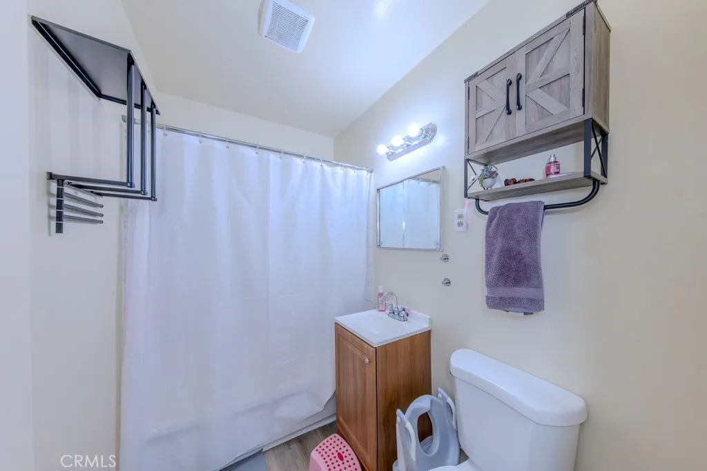 906 S Fann Street, Anaheim, California 92804 home-pic-11
