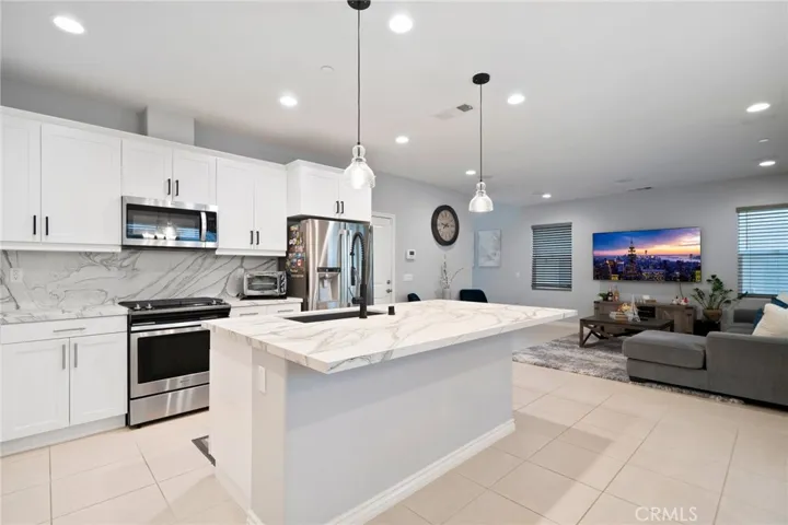 228 W Ridgewood Street, Long Beach, California 90805