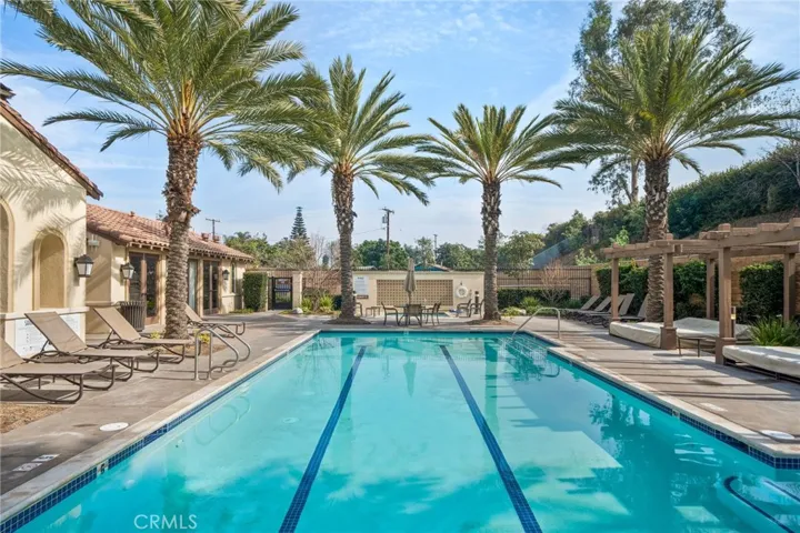 228 W Ridgewood Street, Long Beach, California 90805