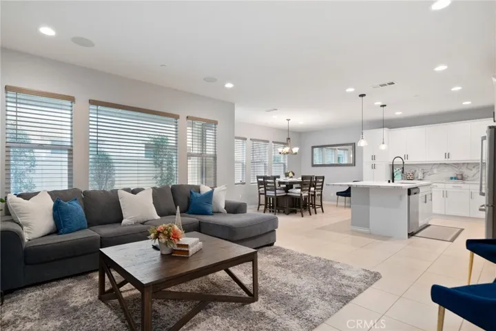 228 W Ridgewood Street, Long Beach, California 90805