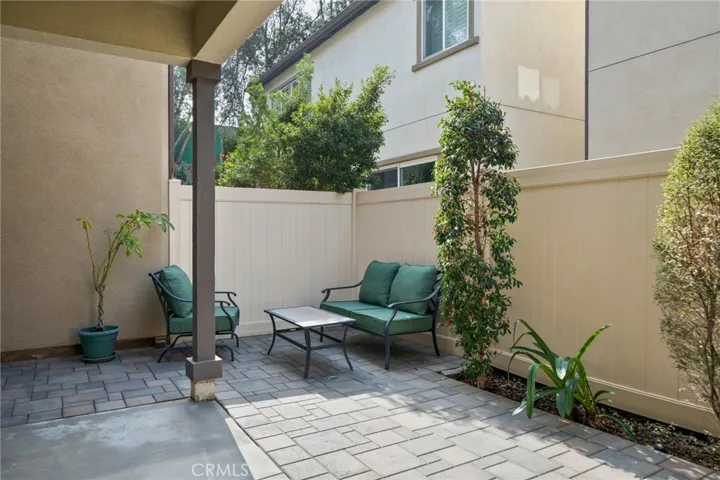 228 W Ridgewood Street, Long Beach, California 90805