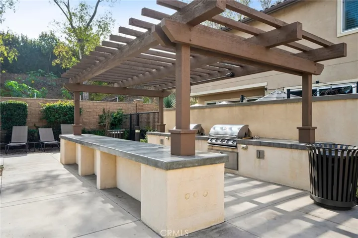 228 W Ridgewood Street, Long Beach, California 90805