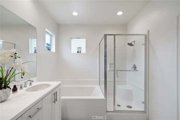 228 W Ridgewood Street, Long Beach, California 90805