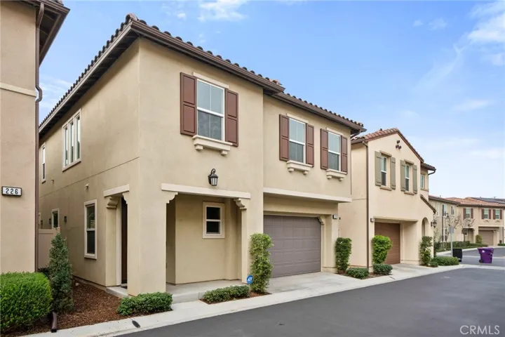 228 W Ridgewood Street, Long Beach, California 90805