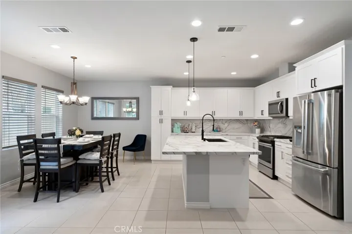 228 W Ridgewood Street, Long Beach, California 90805