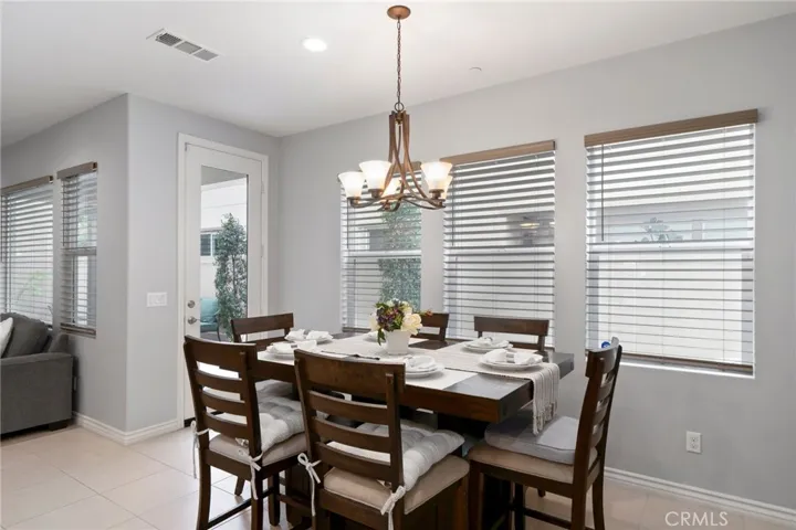 228 W Ridgewood Street, Long Beach, California 90805