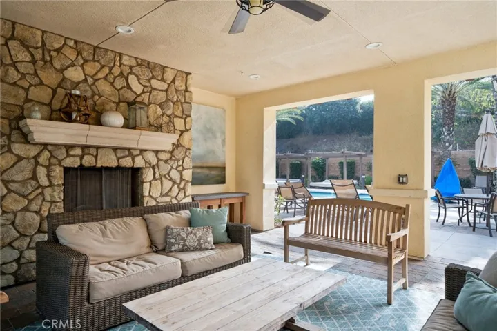 228 W Ridgewood Street, Long Beach, California 90805