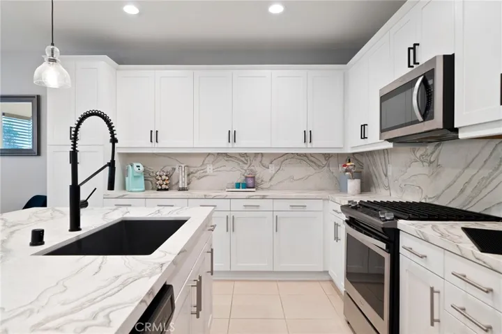 228 W Ridgewood Street, Long Beach, California 90805