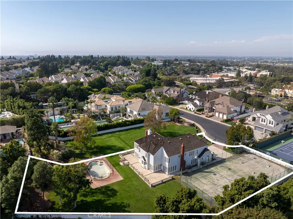 9 Leesbury Court, Newport Beach, California 92660, 5 Bedrooms Bedrooms, ,6 BathroomsBathrooms,Residential,For Sale,Leesbury,NP25019428