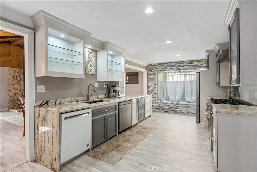 11821 Kensington Road, Los Alamitos, California 90720 home-pic-16