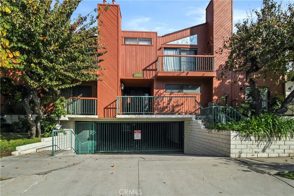 4420 Ventura Canyon Avenue 7, Sherman Oaks, California 91423 home-pic-0