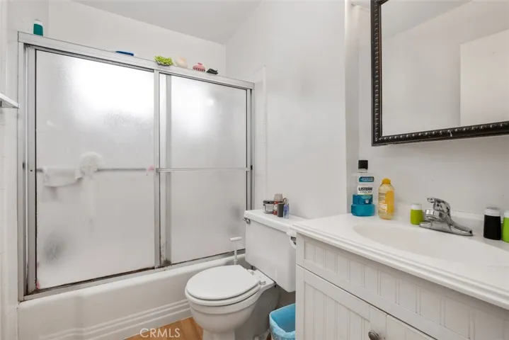 Unit #3, Full Bathroom