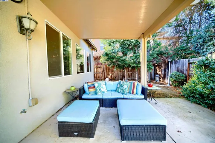 1079 Glen Abbey Dr, Manteca, California 95336