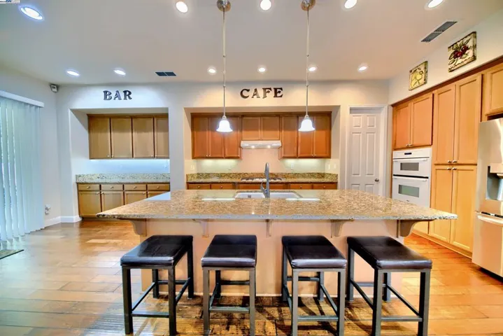 1079 Glen Abbey Dr, Manteca, California 95336