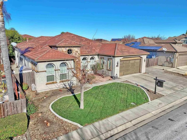 1079 Glen Abbey Dr, Manteca, California 95336