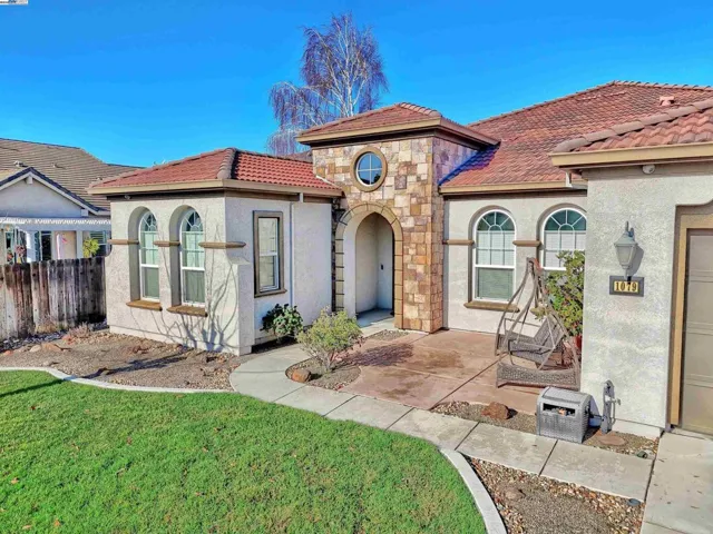 1079 Glen Abbey Dr, Manteca, California 95336