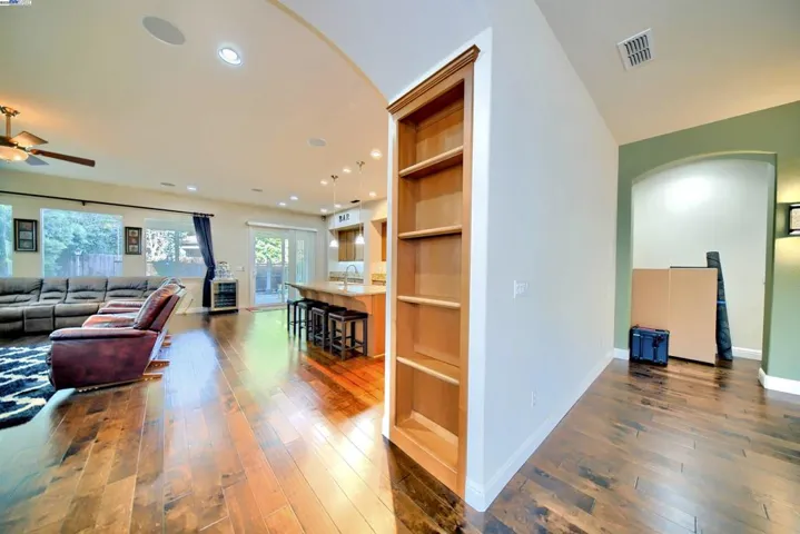 1079 Glen Abbey Dr, Manteca, California 95336