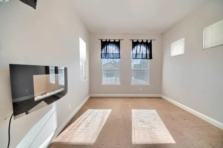 1079 Glen Abbey Dr, Manteca, California 95336
