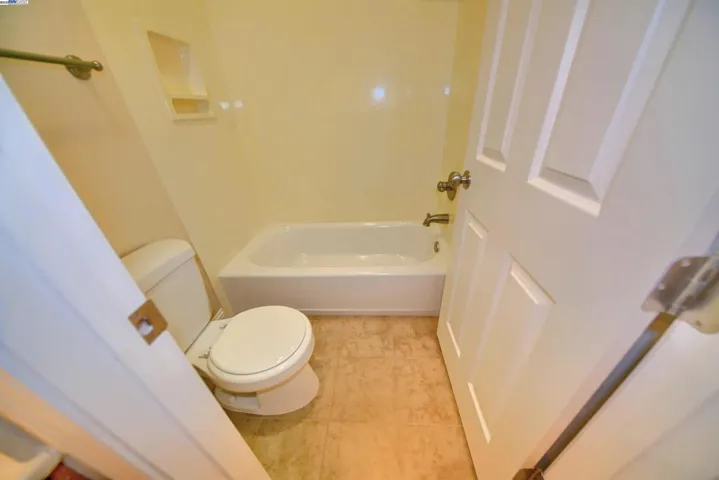 1079 Glen Abbey Dr, Manteca, California 95336