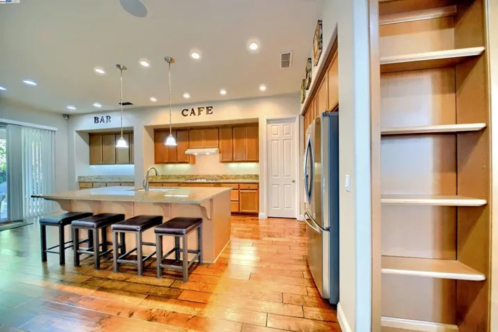 1079 Glen Abbey Dr, Manteca, California 95336