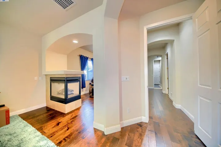 1079 Glen Abbey Dr, Manteca, California 95336